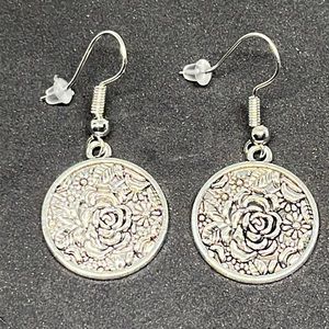 Earrings floral‎